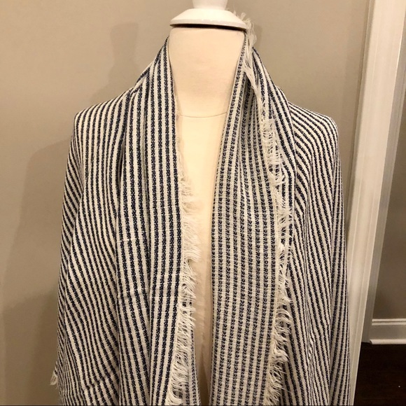 Navy Blue & White Shawl - Picture 5 of 10